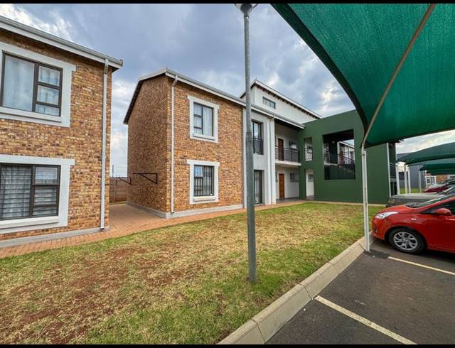 2 BEDROOM APARTMENT FOR SALE IN PROTEA GLEN